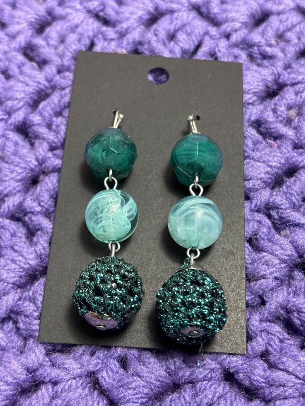 Green Plastic Chunky Beaded Earrings Metallic Crocheted Silvertone 2.5 inches